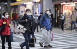 Sağlık çalışanlarının ilk doz aşılanması tamamlanan Japonya'da sıra 65 yaş üstüne geldi