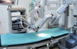 Kanser ameliyatında robotlar insan elinden daha iyi sonuç veriyor
