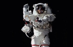Uzayda uzun süre kalan astronotlar kemik kaybediyor
