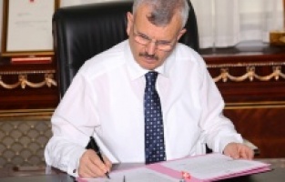 SBÜ Rektörü Erdöl: Özel sektöre de düzenleme şart