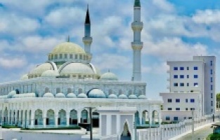 Somali'de kubbelerini sadece Türklerin yapabildiği camiye çok sayıda ziyaretçi geliyor