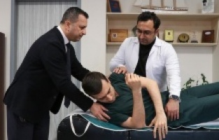 Epileptik nöbet geçirilirken hastaya yanlış müdahale edilmesi hayati riski artırıyor