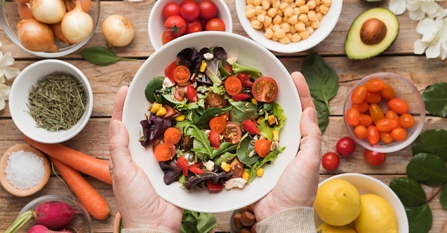 Sağlıklı beslenmede protein-karbonhidrat-yağ dengesi nasıl olmalıdır?