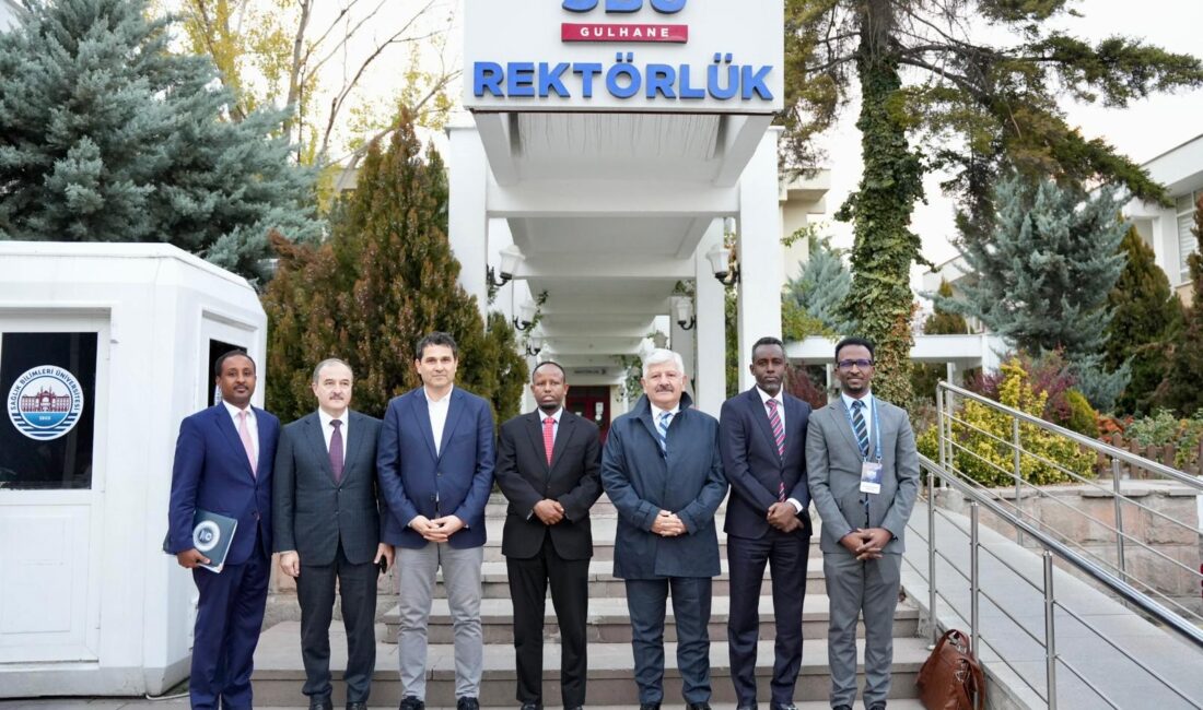 Somali Sağlık Bakanı Dr. Ali Haji Adam Abubakar ve beraberindeki