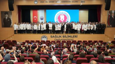 117 yıllık Türk diş hekimliği mirası yeni öğrencilerin beyaz önlükleriyle
