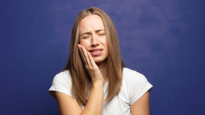 Basit bir gülümseme, hafif bir esinti ya da diş fırçalamak…