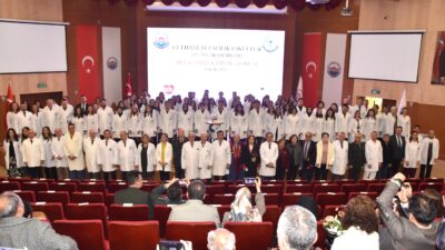 Gülhane Eczacılık Fakültesi Beyaz Önlük Giyme Töreni, Gülhane Külliyesi’nde geniş