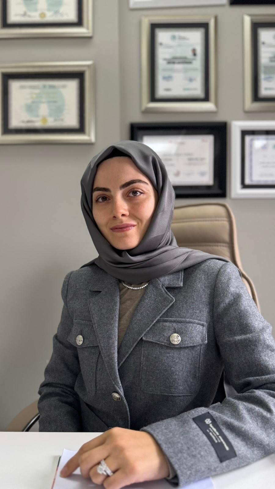 Merve Tuğçe Ertaş yazar fotoğrafı